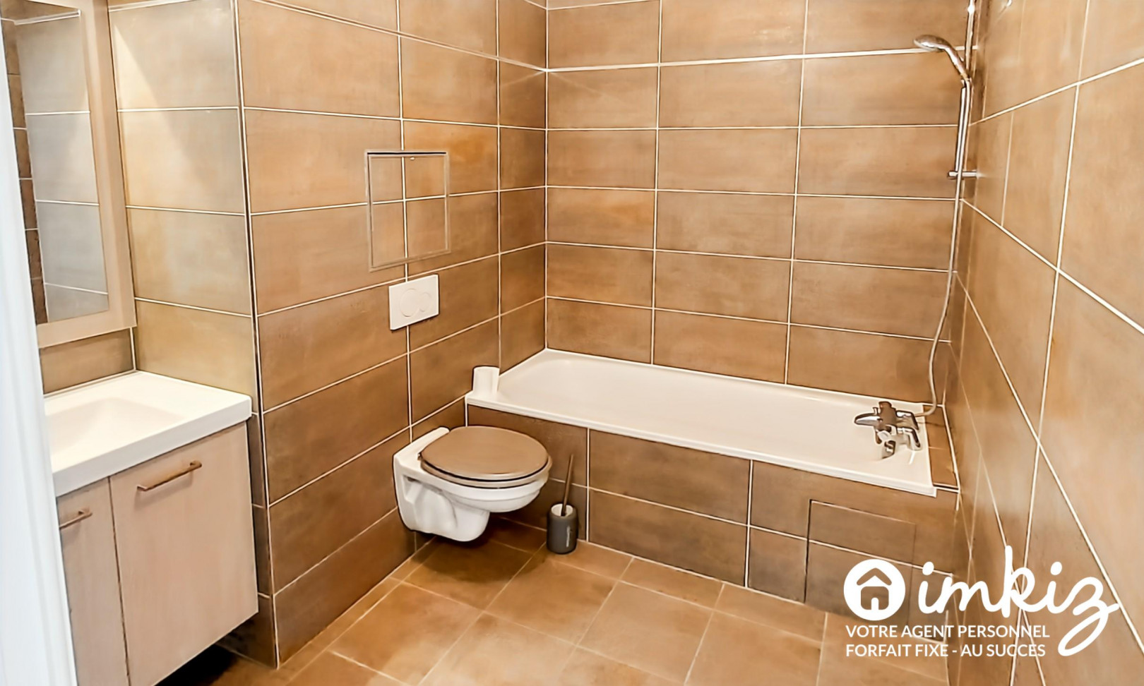 
                                                Vente
                                                 Appartement 4 pièces 78m² + balcon 12m² + cave