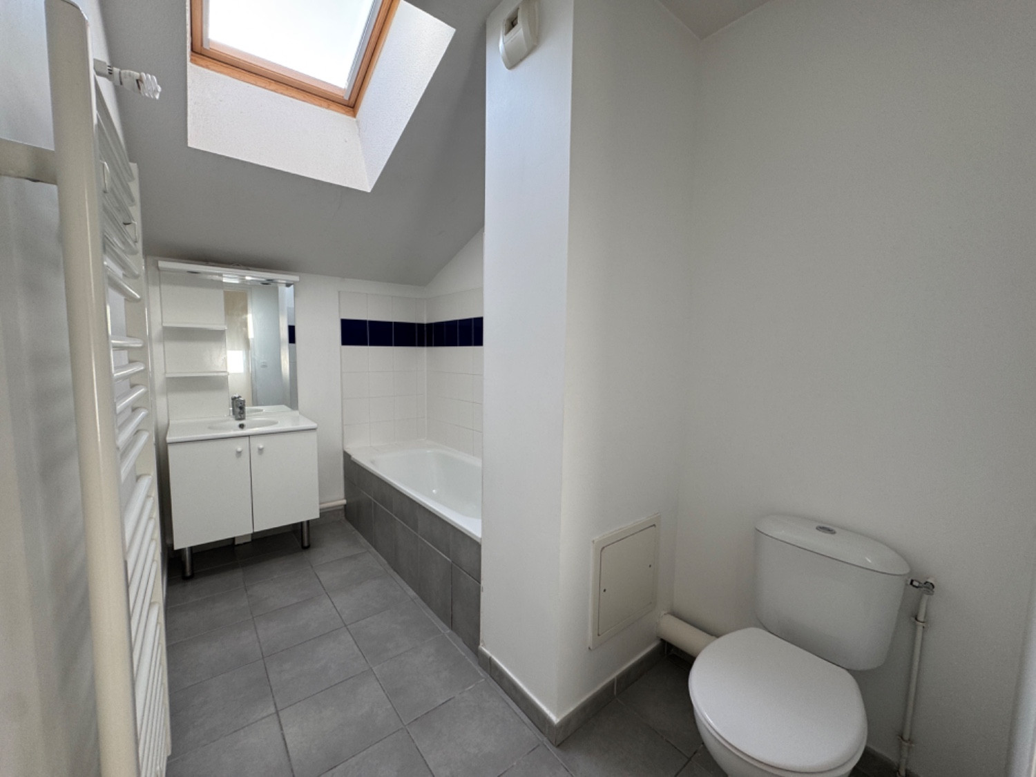 
                                                Vente
                                                 Appartement 4 pièces - 81m2 - Garage & Balcon