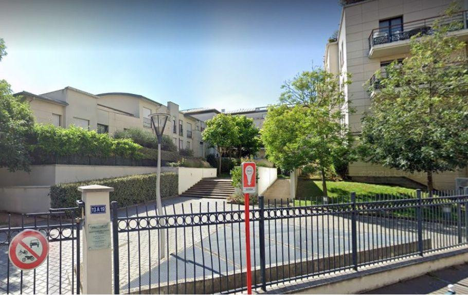 
                                                Location
                                                 Appartement - 4 pièces - 96 m²