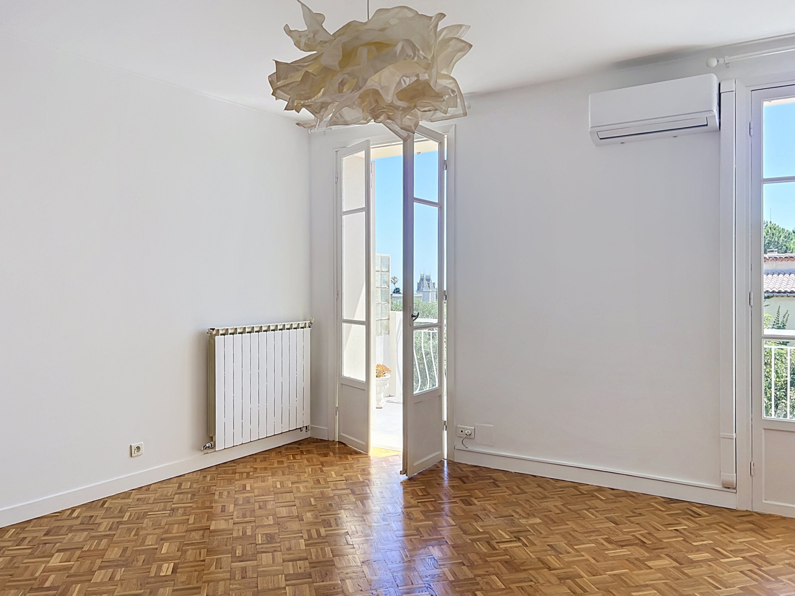 
                                                Location
                                                 Appartement  - 4 pièces  - 97.54 m²