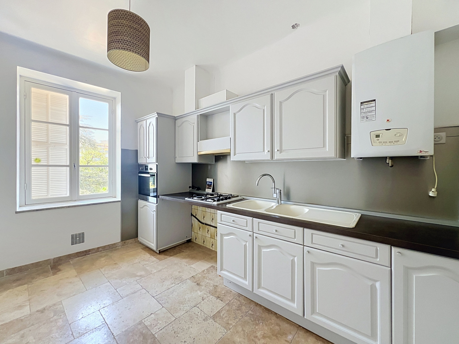 
                                                Location
                                                 Appartement  - 4 pièces  - 97.54 m²