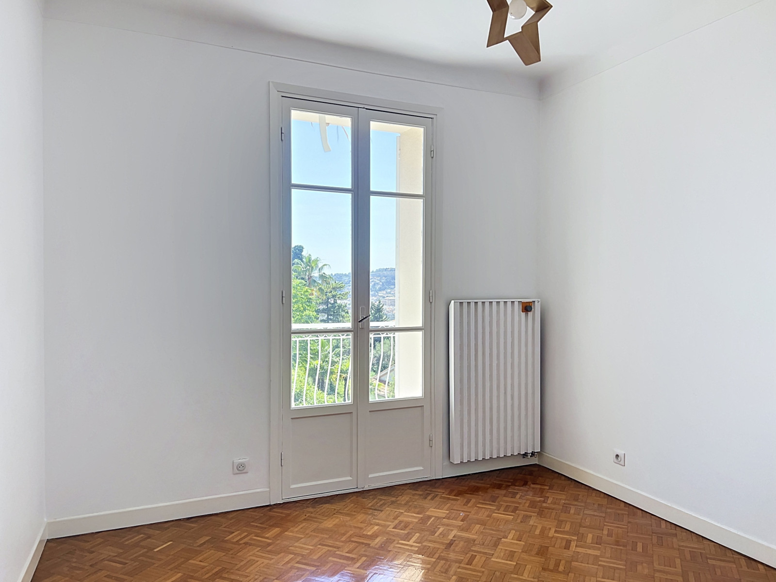 
                                                Location
                                                 Appartement  - 4 pièces  - 97.54 m²