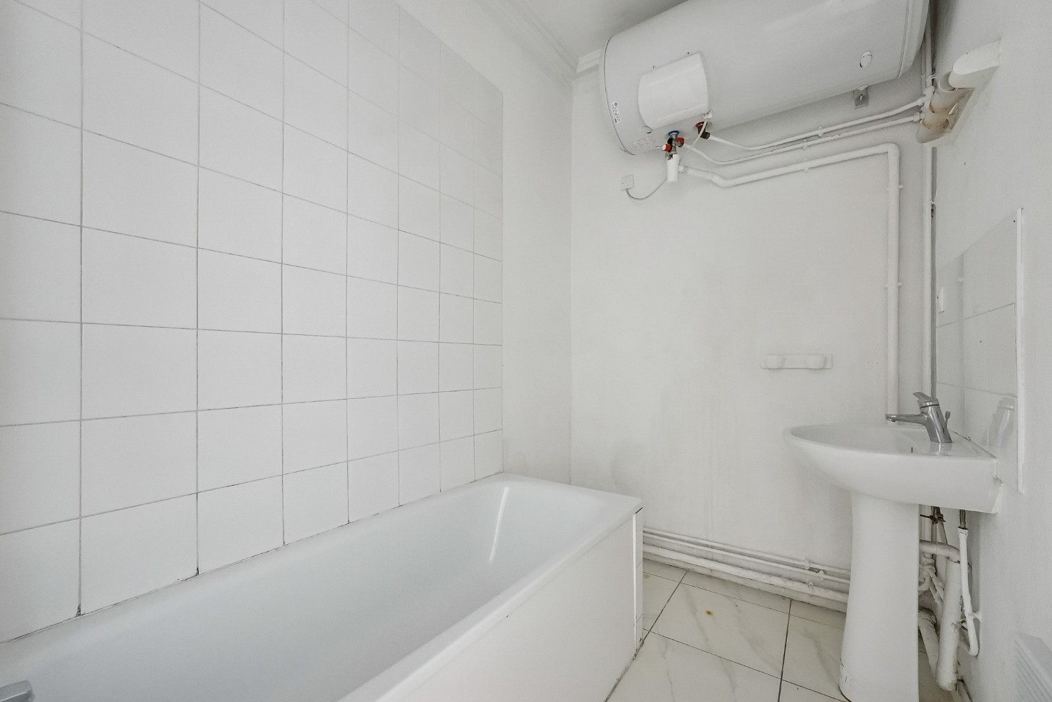 
                                                Vente
                                                 Appartement 4 pièces à rénover - Paris 8e