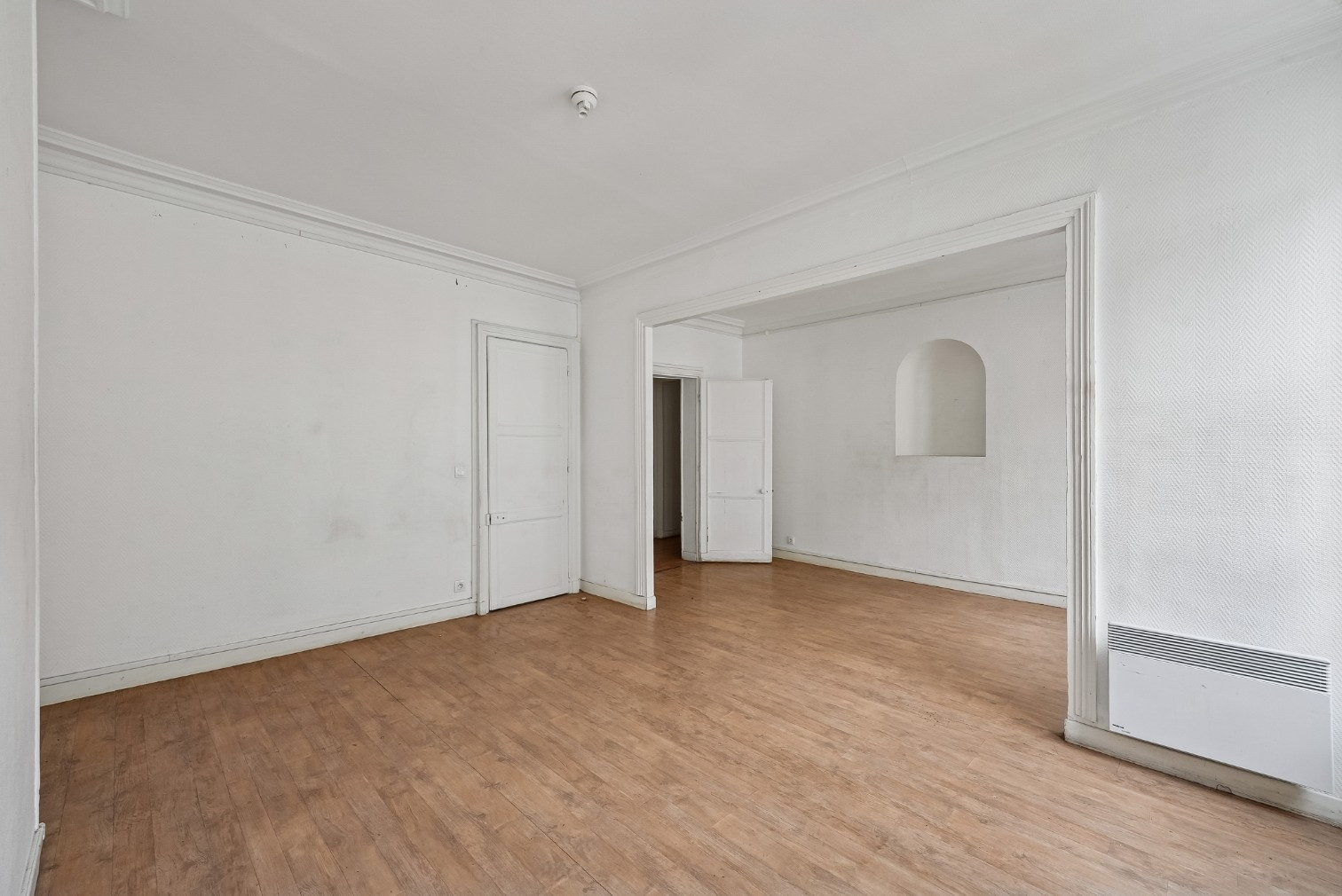 
                                                Vente
                                                 Appartement 4 pièces à rénover - Paris 8e