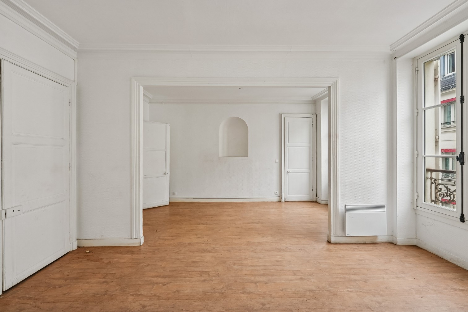 
                                                Vente
                                                 Appartement 4 pièces à rénover - Paris 8e