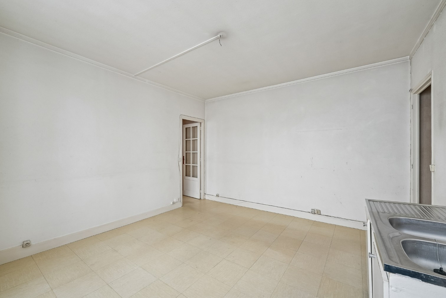 
                                                Vente
                                                 Appartement 4 pièces à rénover - Paris 8e