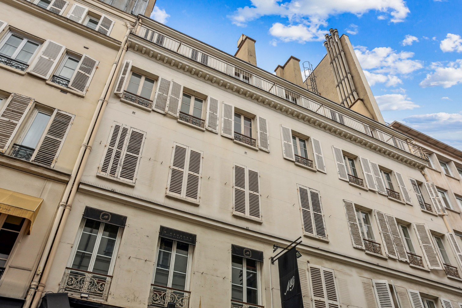 
                                                Vente
                                                 Appartement 4 pièces à rénover - Paris 8e
