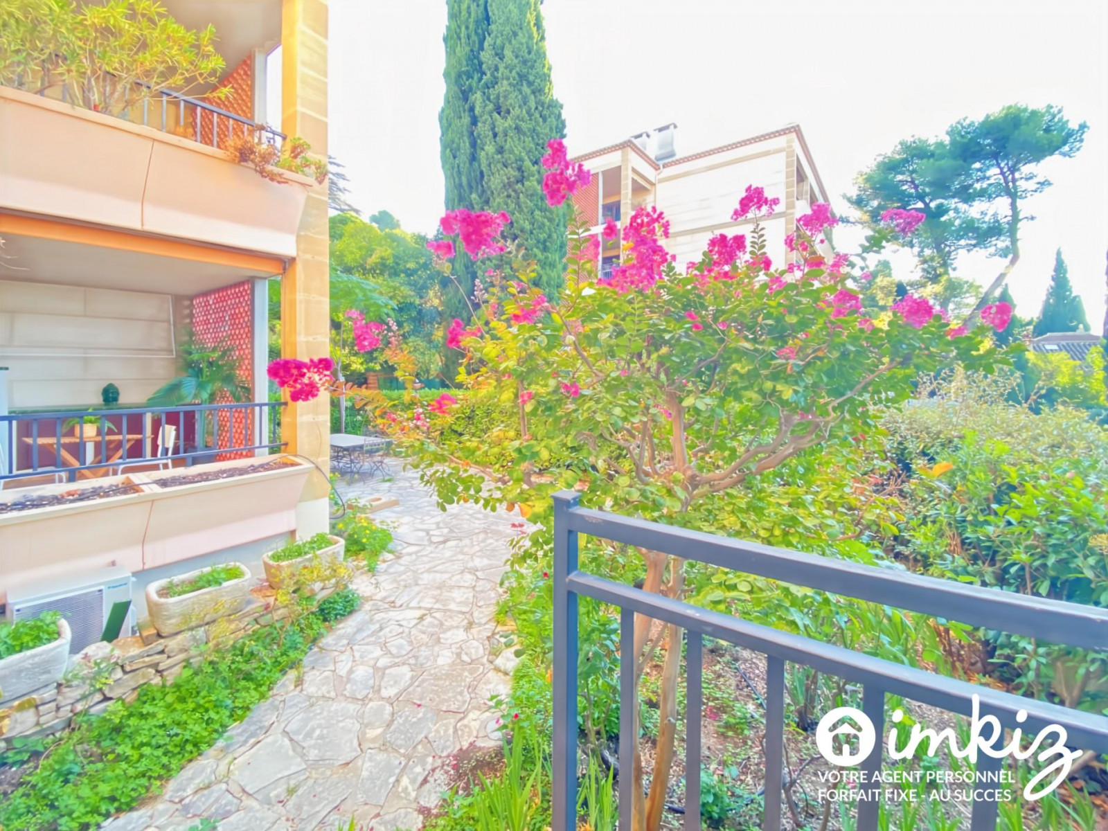 
                                                Vente
                                                 Appartement 4 pièces au calme