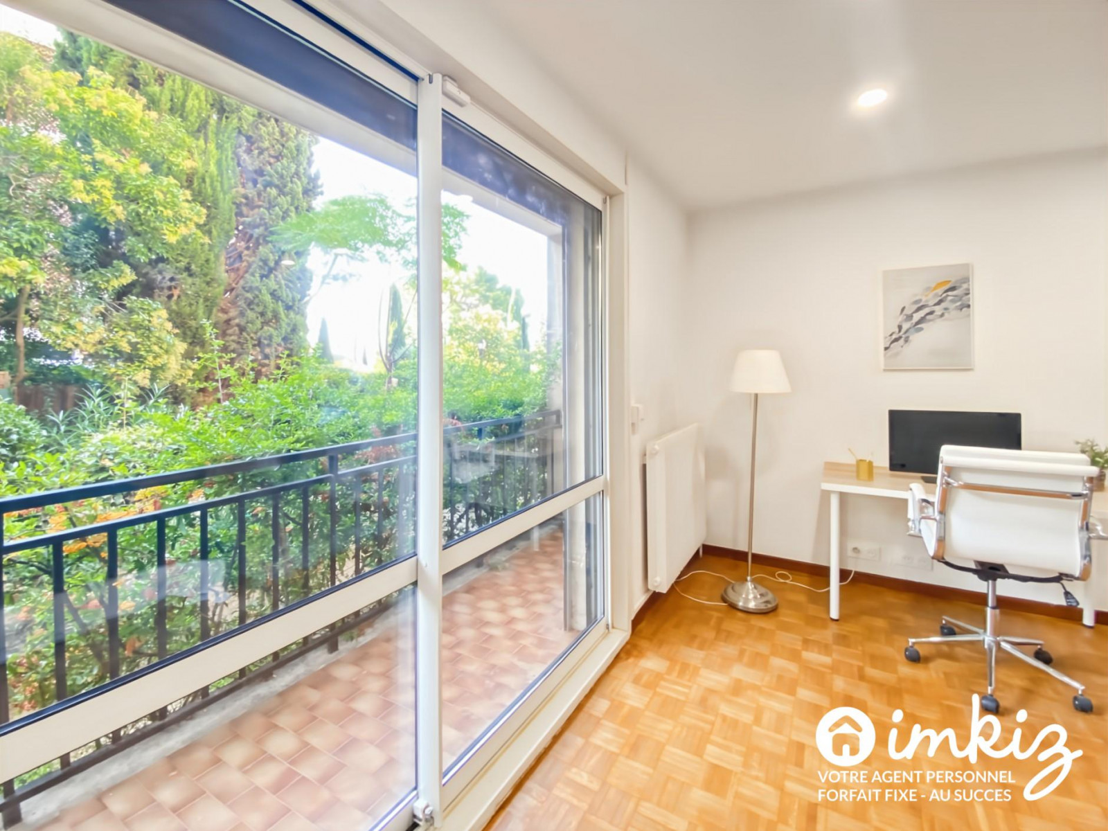 
                                                Vente
                                                 Appartement 4 pièces au calme