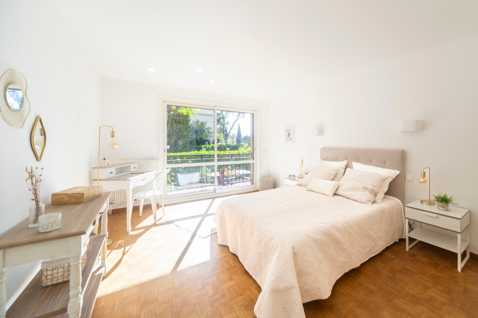 
                                                Vente
                                                 Appartement 4 pièces au calme