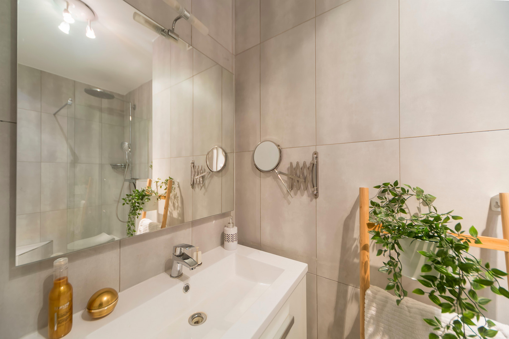 
                                                Vente
                                                 Appartement 4 pièces au calme