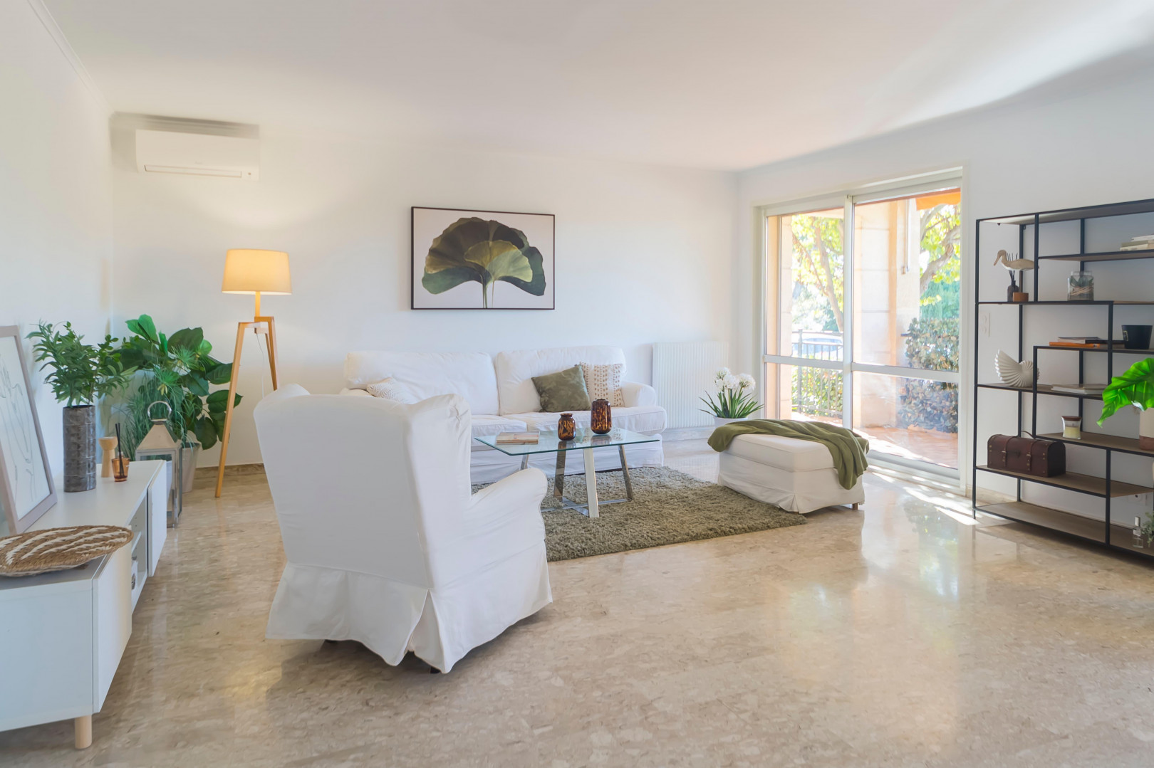 
                                                Vente
                                                 Appartement 4 pièces au calme