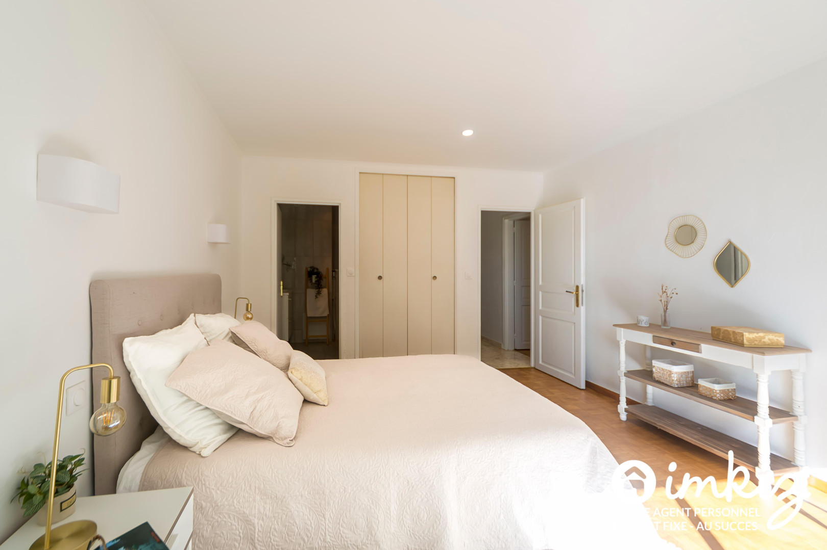 
                                                Vente
                                                 Appartement 4 pièces au calme, rez de jardin