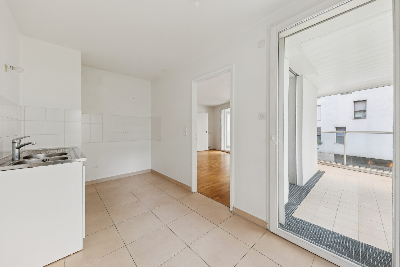
                                                Vente
                                                 Appartement 4 pièces avec balcon + Parking