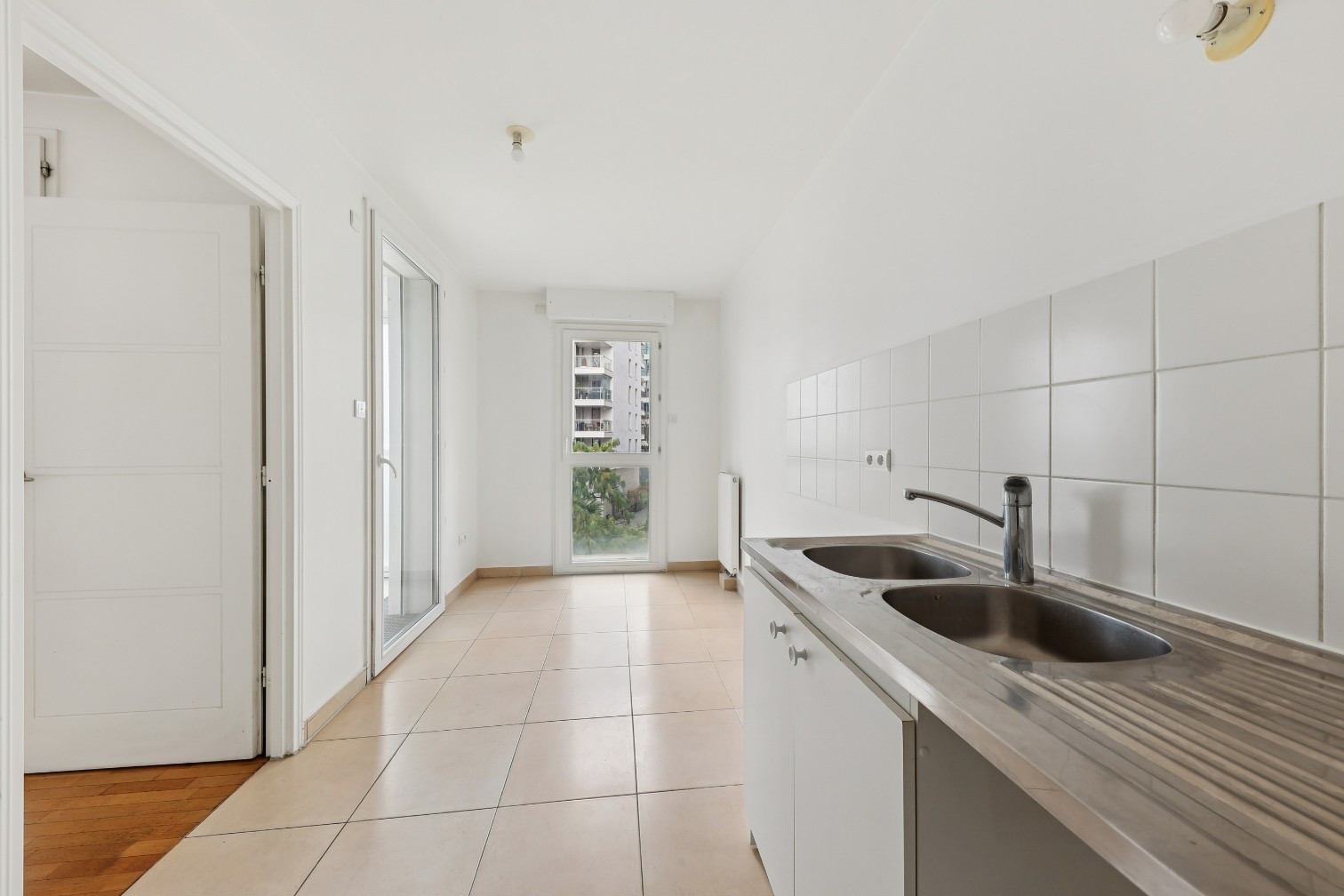 
                                                Vente
                                                 Appartement 4 pièces avec balcon + Parking