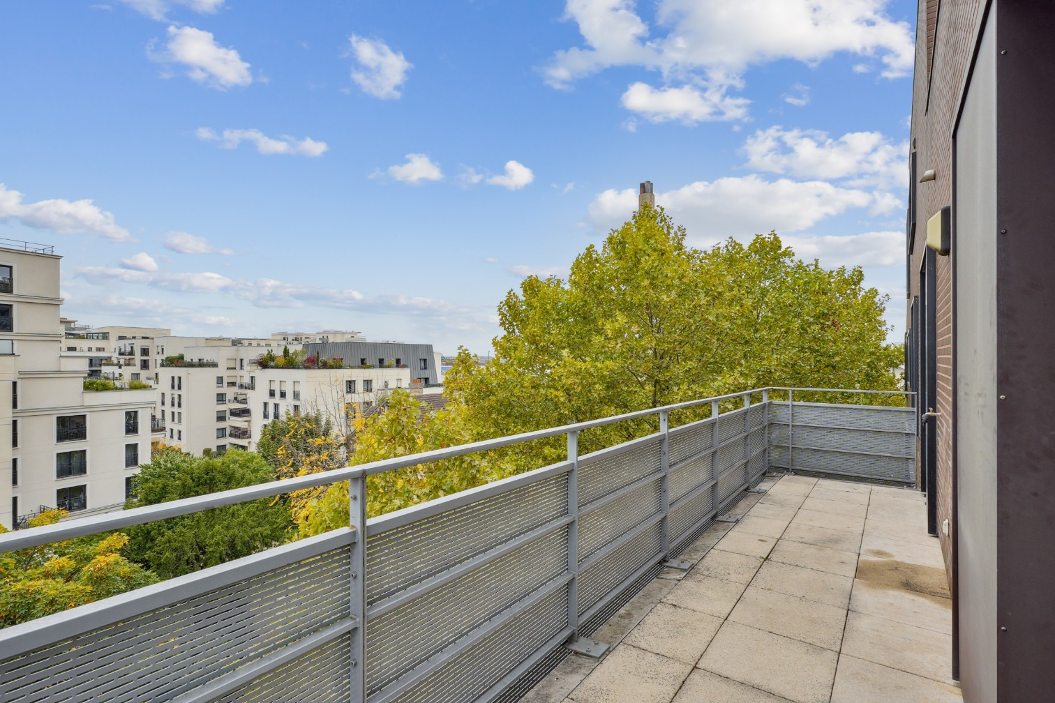 
                                                Vente
                                                 Appartement 4 pièces avec balcon - Saint-Ouen