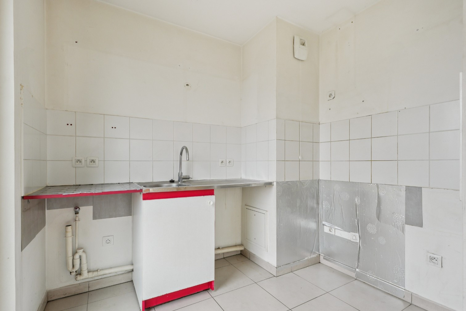 
                                                Vente
                                                 Appartement 4 pièces avec balcon - Saint-Ouen
