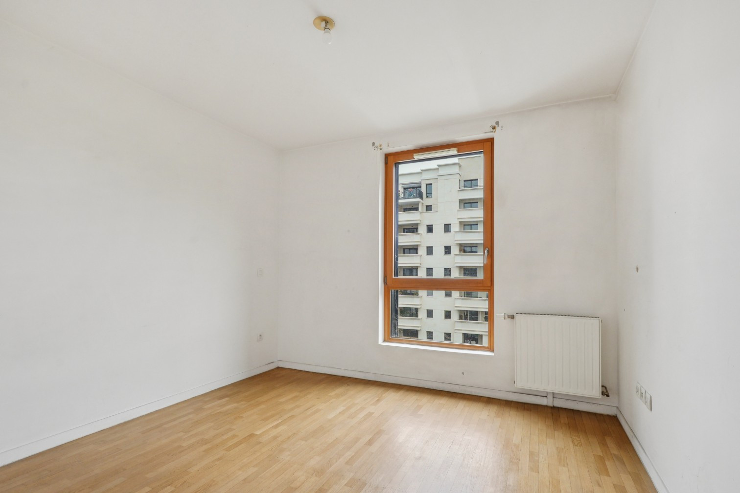 
                                                Vente
                                                 Appartement 4 pièces avec balcon - Saint-Ouen