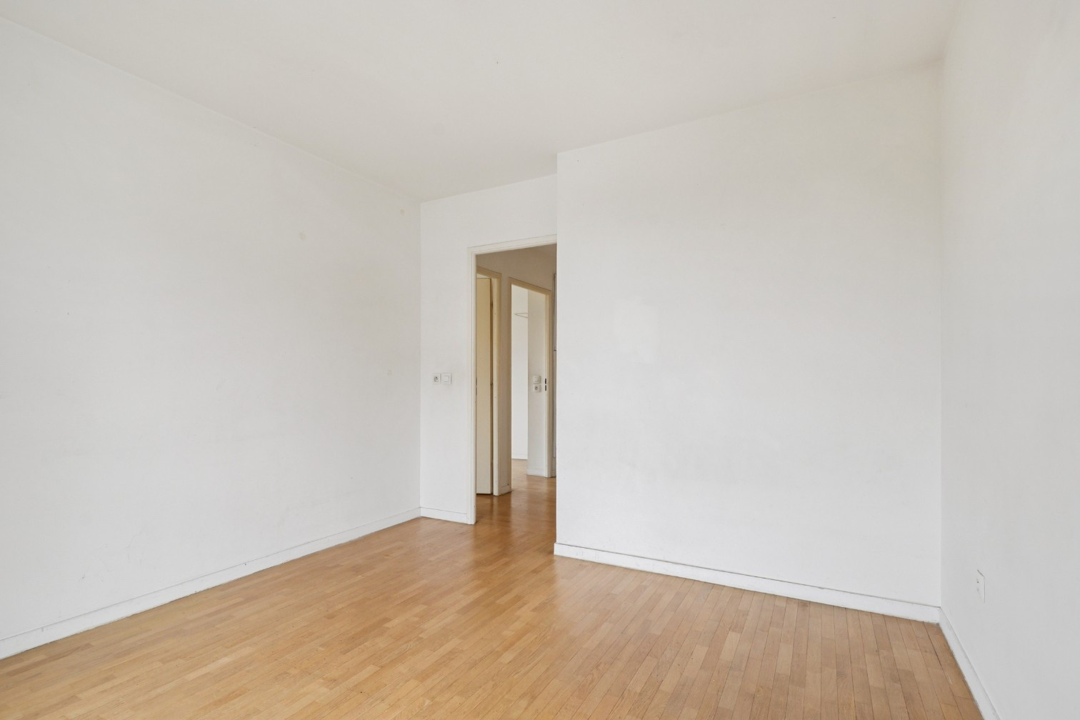 
                                                Vente
                                                 Appartement 4 pièces avec balcon - Saint-Ouen