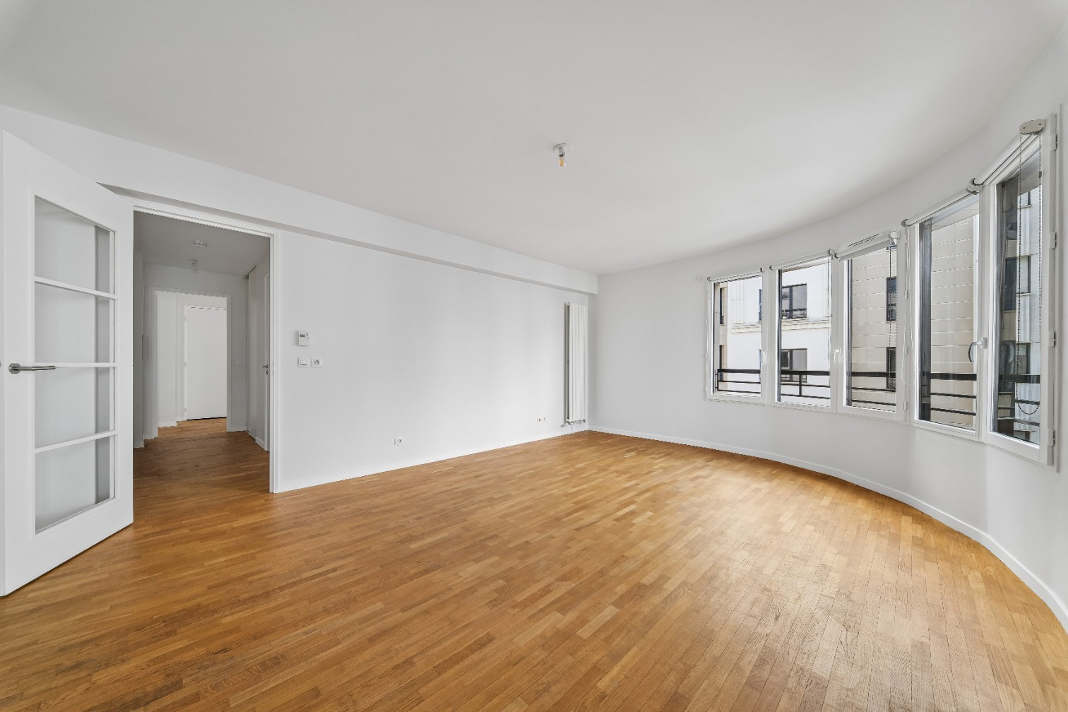 
                                                Vente
                                                 Appartement 4 pièces avec balcon - Suresnes