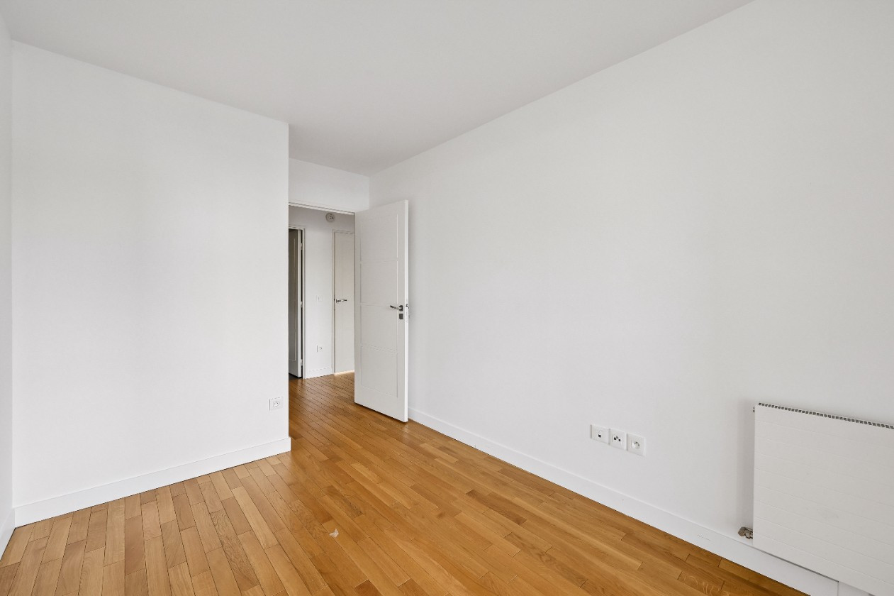 
                                                Vente
                                                 Appartement 4 pièces avec BALCONS