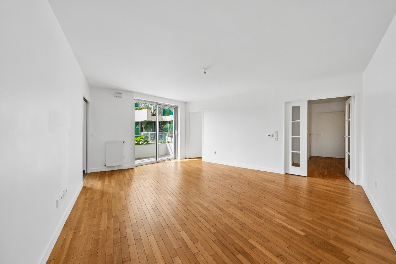 
                                                Vente
                                                 Appartement 4 pièces avec BALCONS
