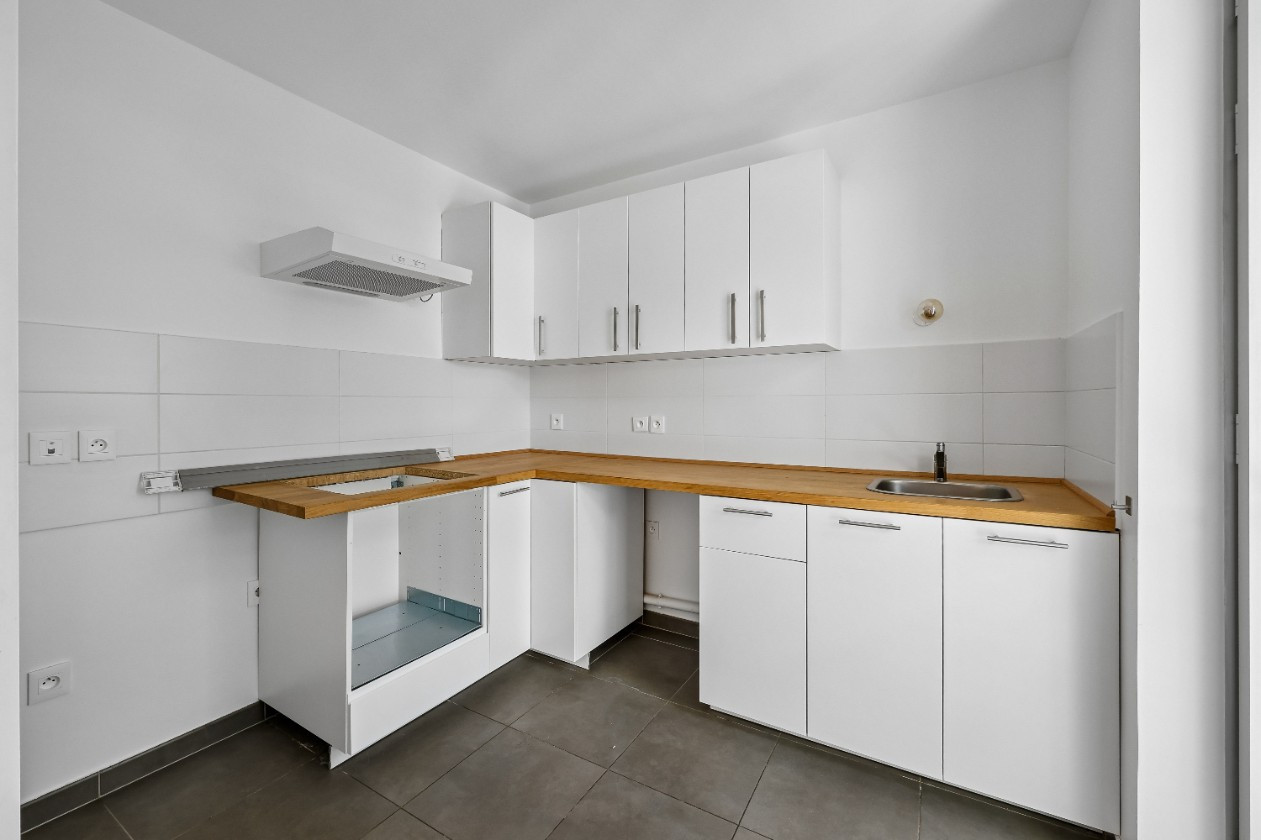 
                                                Vente
                                                 Appartement 4 pièces avec BALCONS