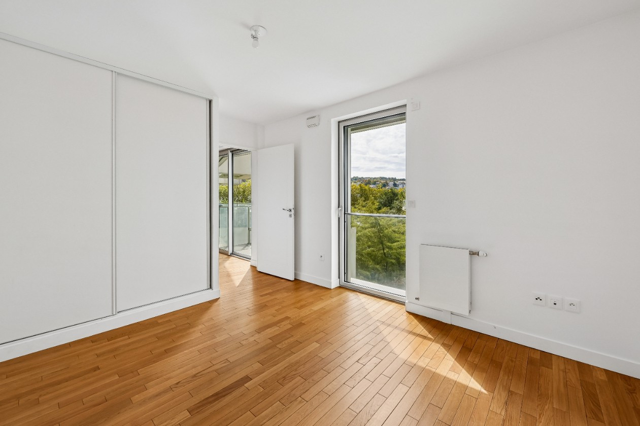 
                                                Vente
                                                 Appartement 4 pièces avec BALCONS