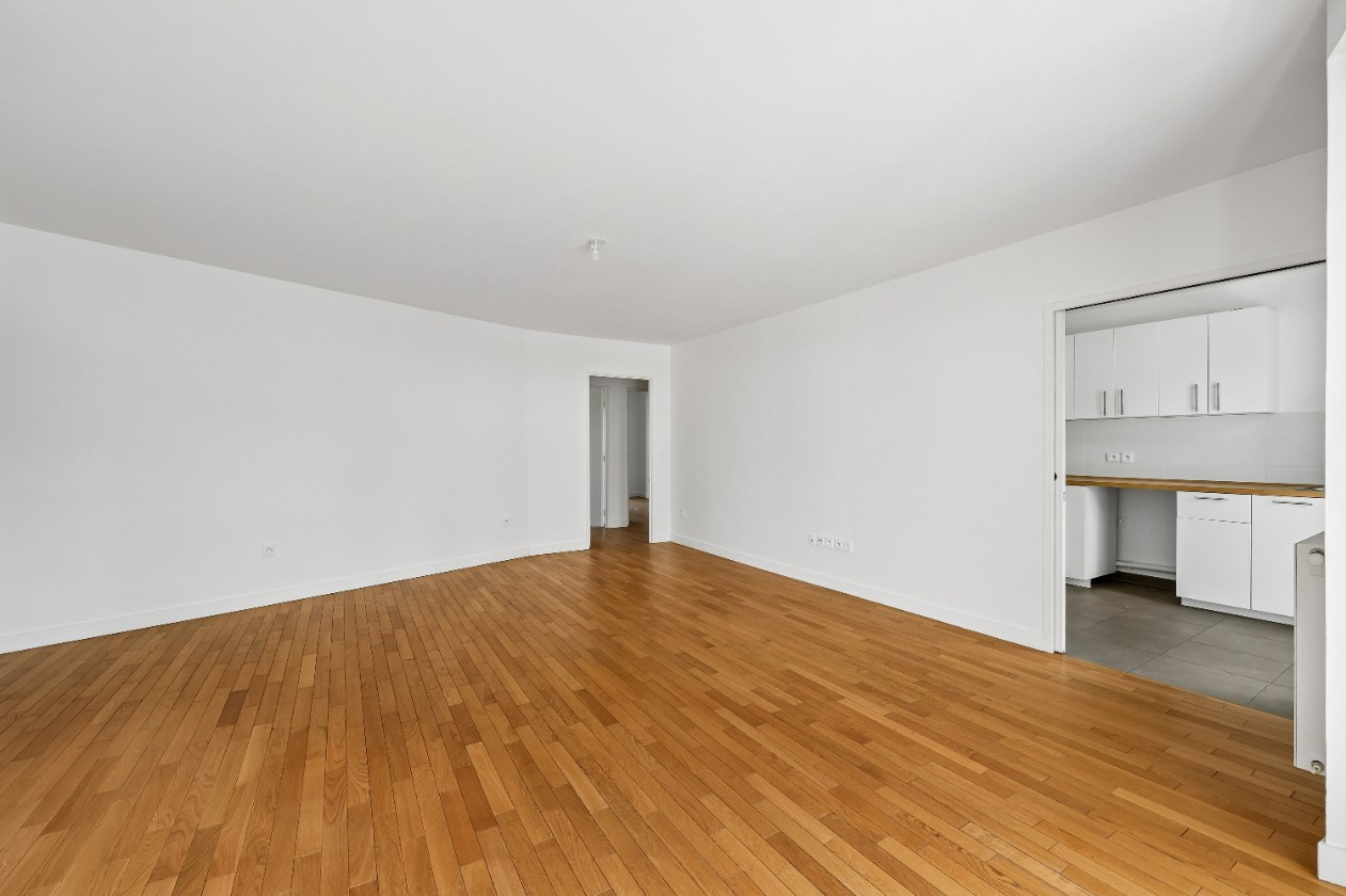 
                                                Vente
                                                 Appartement 4 pièces avec BALCONS