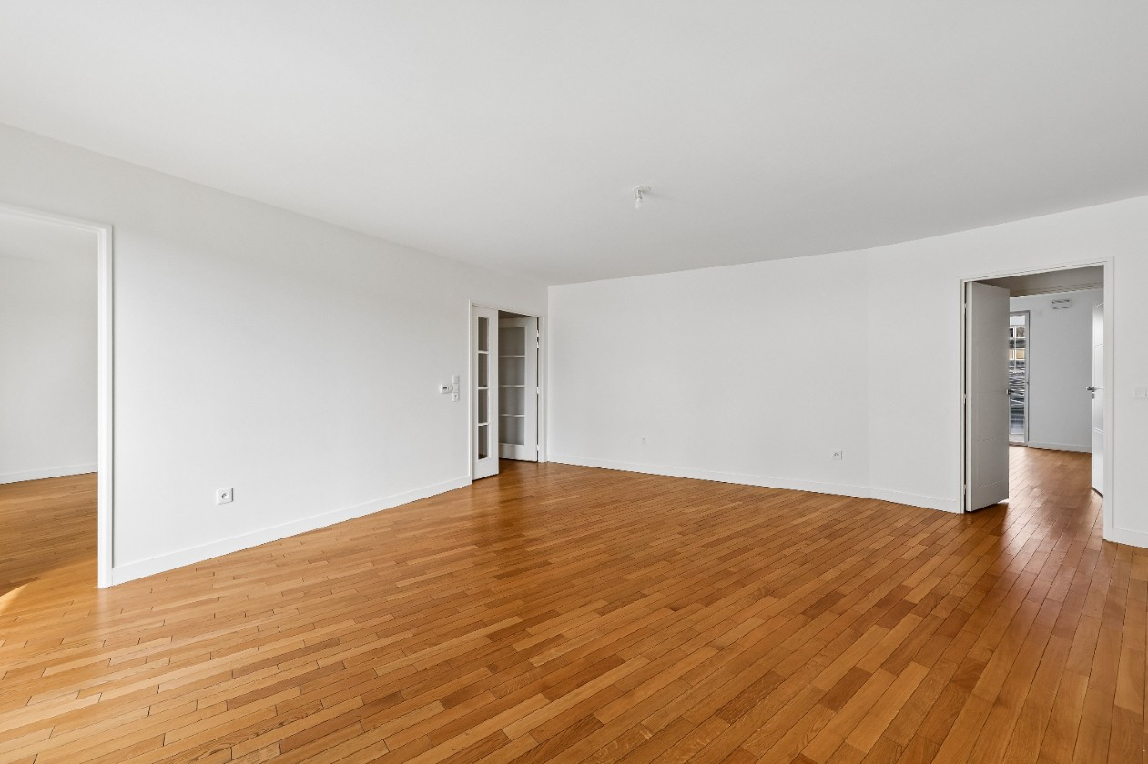 
                                                Vente
                                                 Appartement 4 pièces avec BALCONS