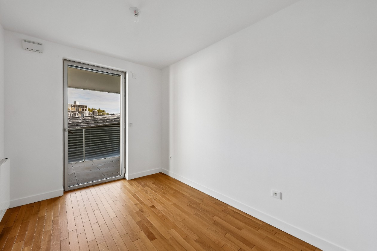 
                                                Vente
                                                 Appartement 4 pièces avec BALCONS