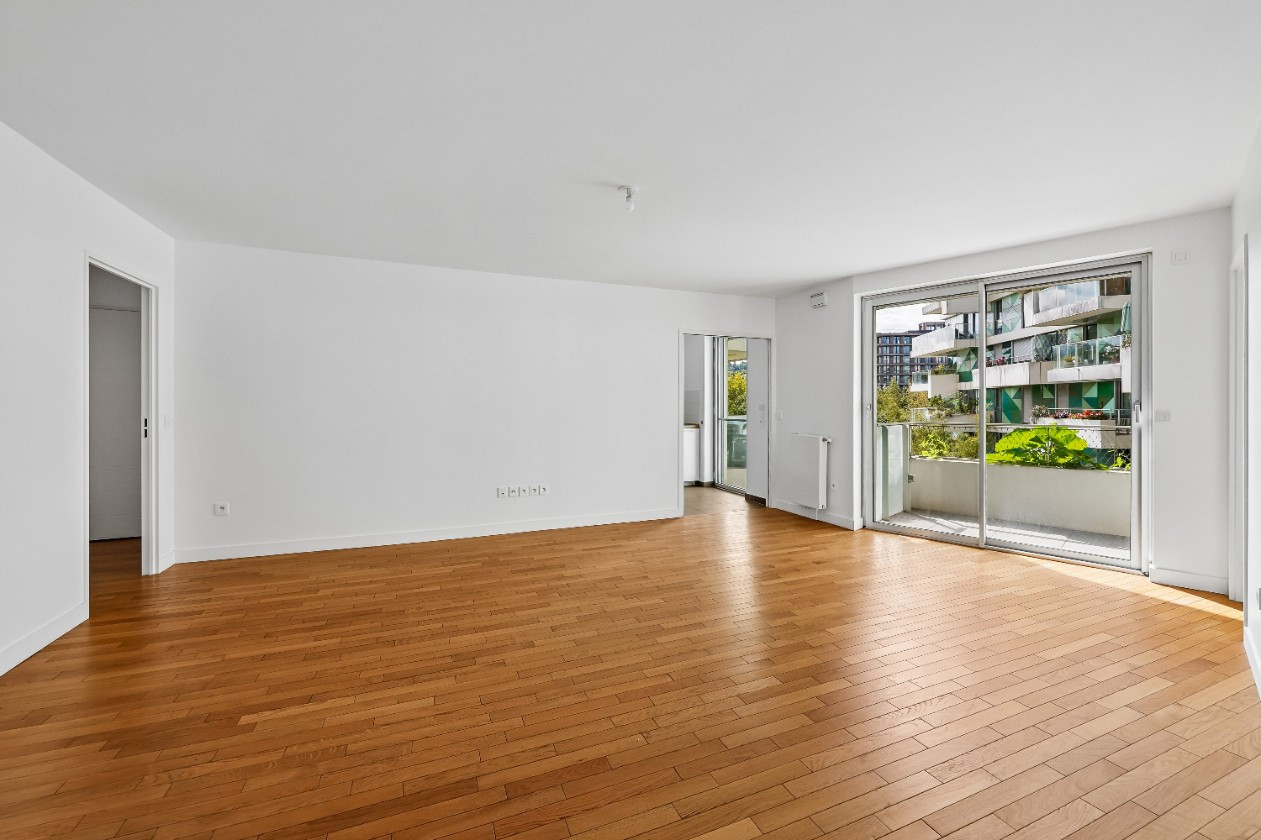 
                                                Vente
                                                 Appartement 4 pièces avec BALCONS