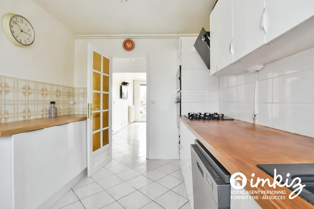 
                                                Vente
                                                 Appartement 4 pièces avec balcons, parking, cave