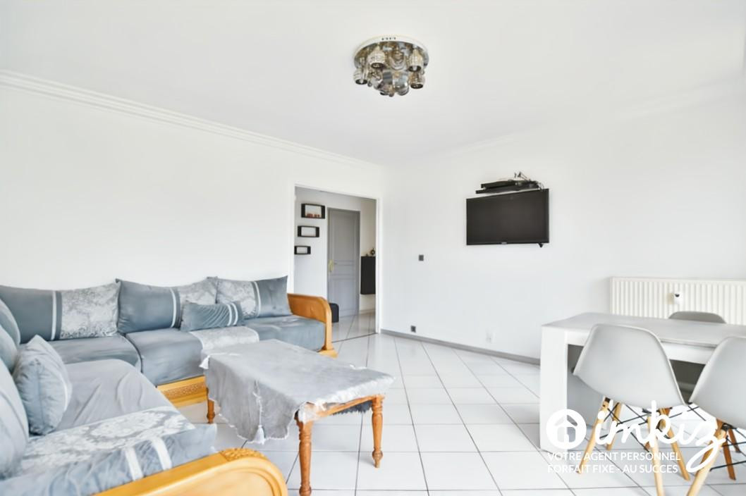 
                                                Vente
                                                 Appartement 4 pièces avec balcons, parking, cave