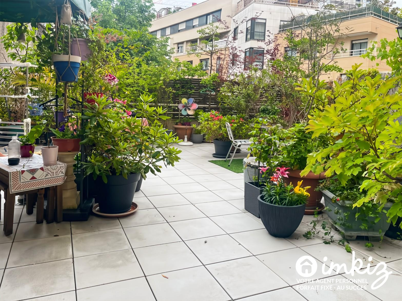
                                                Vente
                                                 Appartement 4 pièces  avec Terrasse