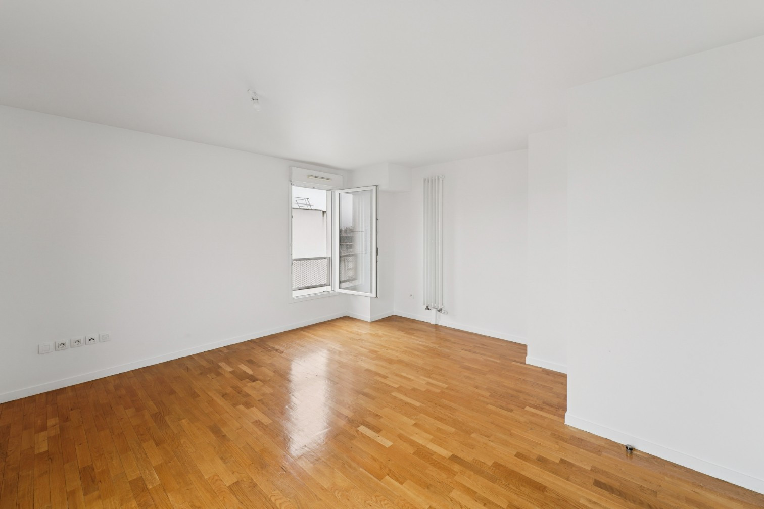 
                                                Vente
                                                 Appartement 4 pièces avec terrasse - Cergy