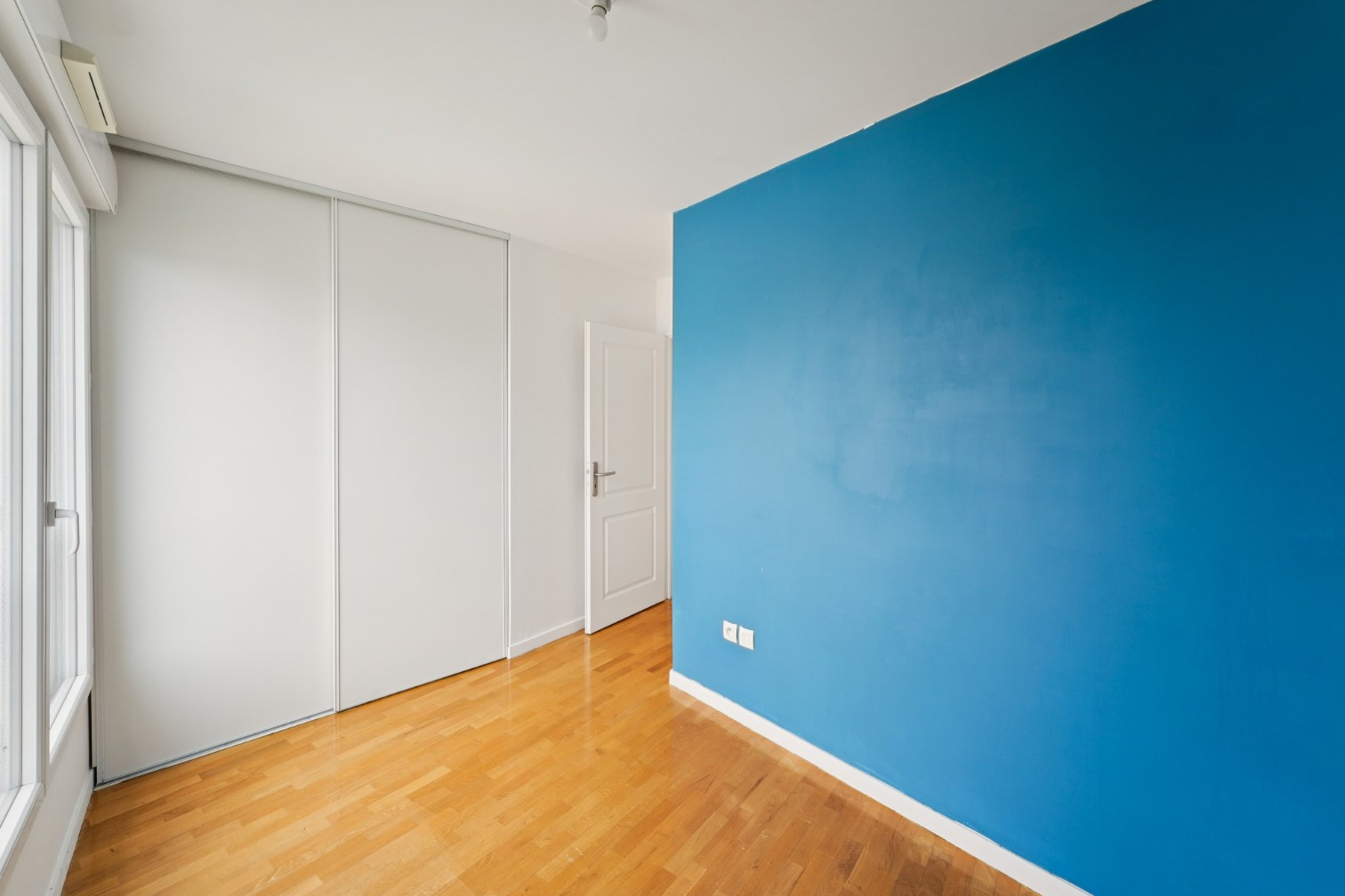 
                                                Vente
                                                 Appartement 4 pièces avec terrasse - Cergy