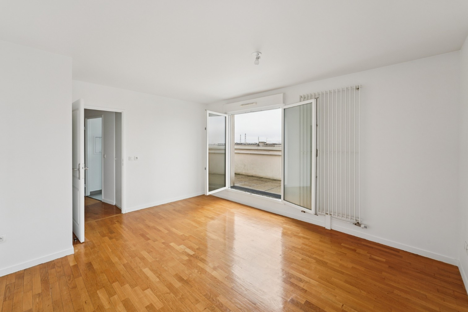 
                                                Vente
                                                 Appartement 4 pièces avec terrasse - Cergy