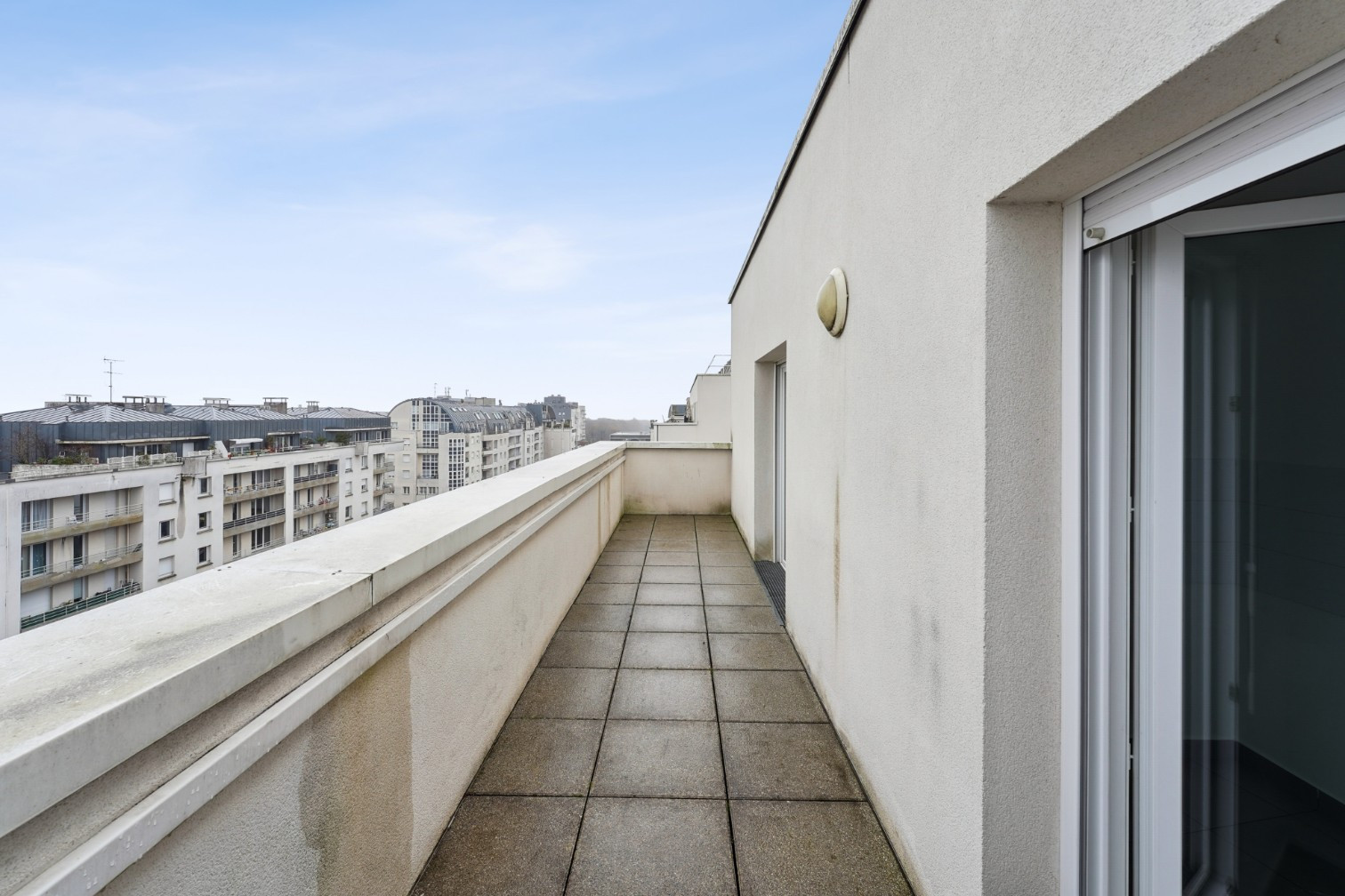 
                                                Vente
                                                 Appartement 4 pièces avec terrasse - Cergy