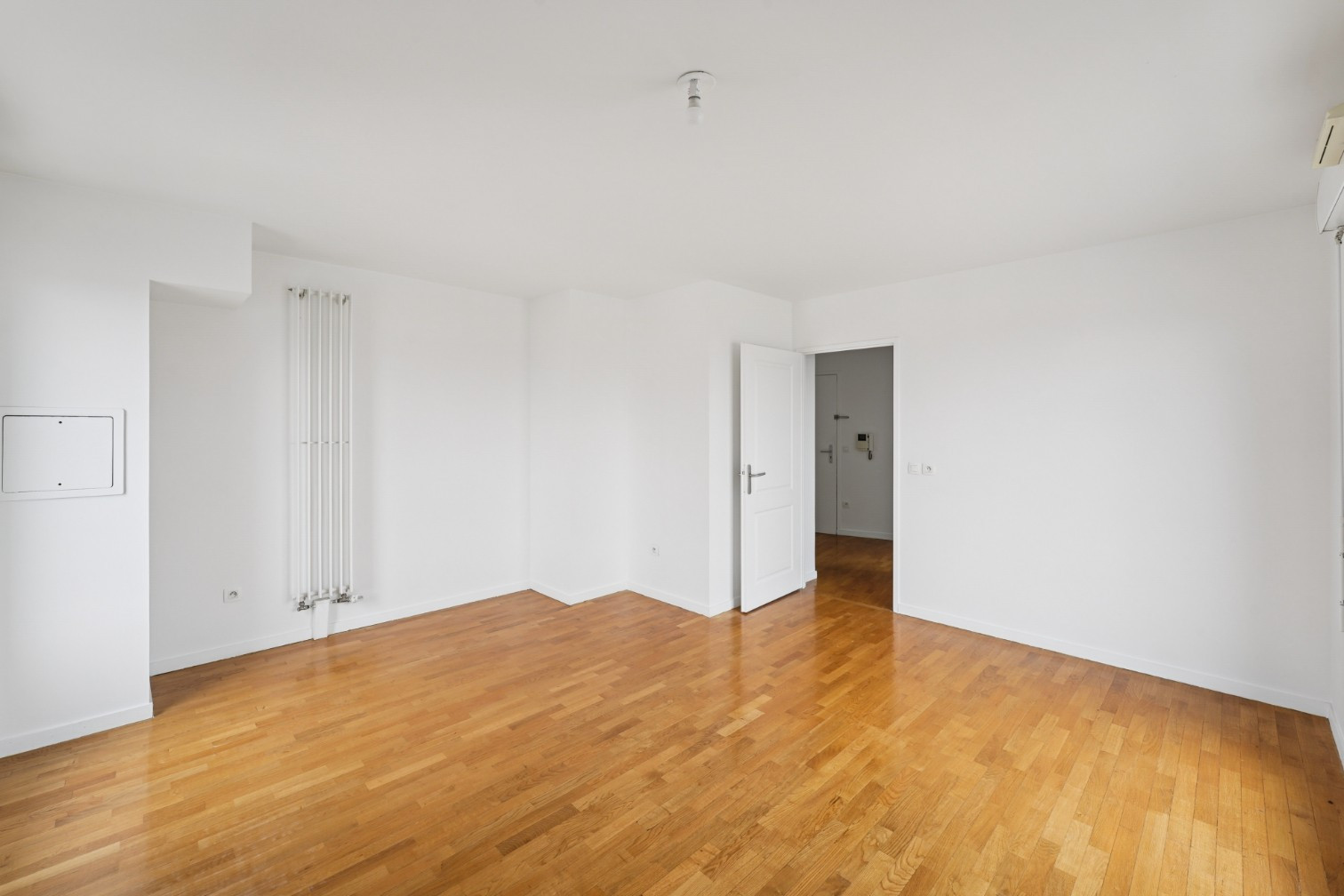 
                                                Vente
                                                 Appartement 4 pièces avec terrasse - Cergy