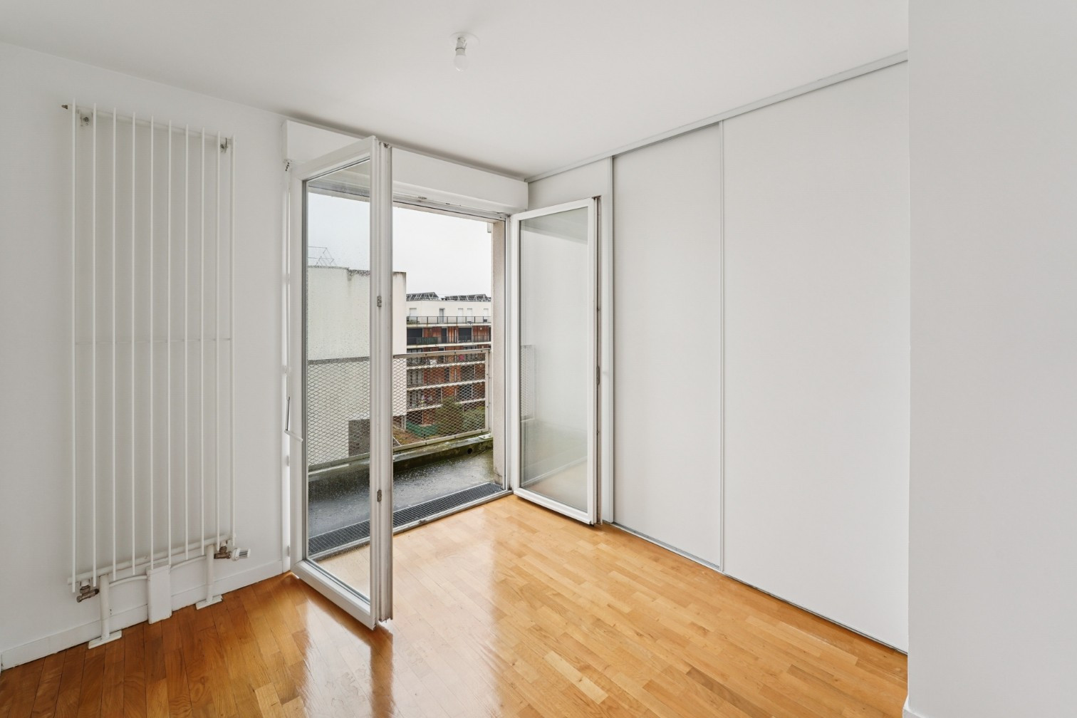 
                                                Vente
                                                 Appartement 4 pièces avec terrasse - Cergy