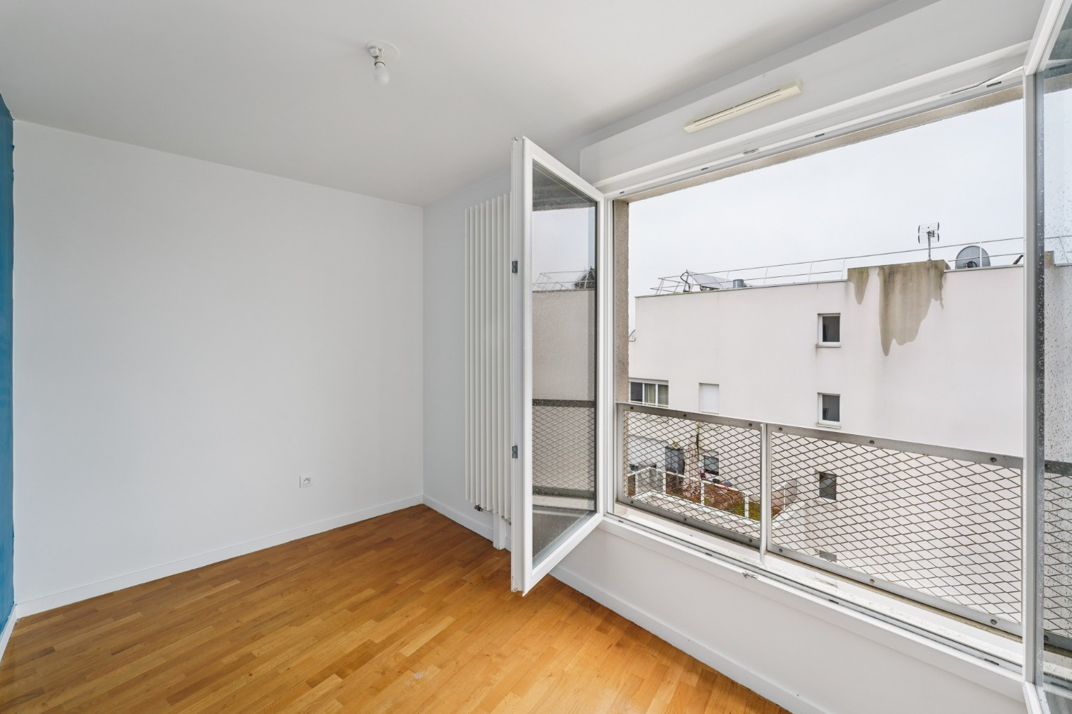 
                                                Vente
                                                 Appartement 4 pièces avec terrasse - Cergy