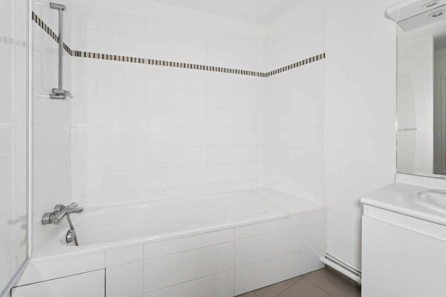 
                                                Vente
                                                 Appartement 4 pièces avec terrasse - Cergy