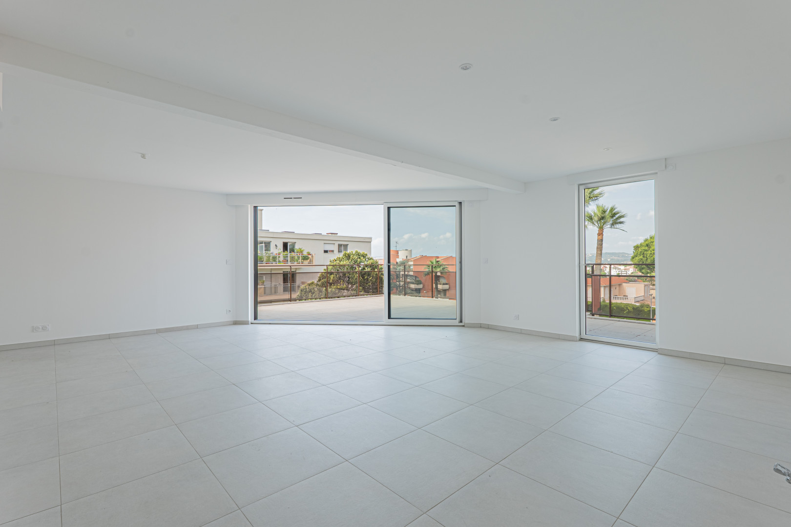 
                                                Vente
                                                 Appartement 4 pièces avec toit terrasse privatif – Vue mer – Résidence confidentielle