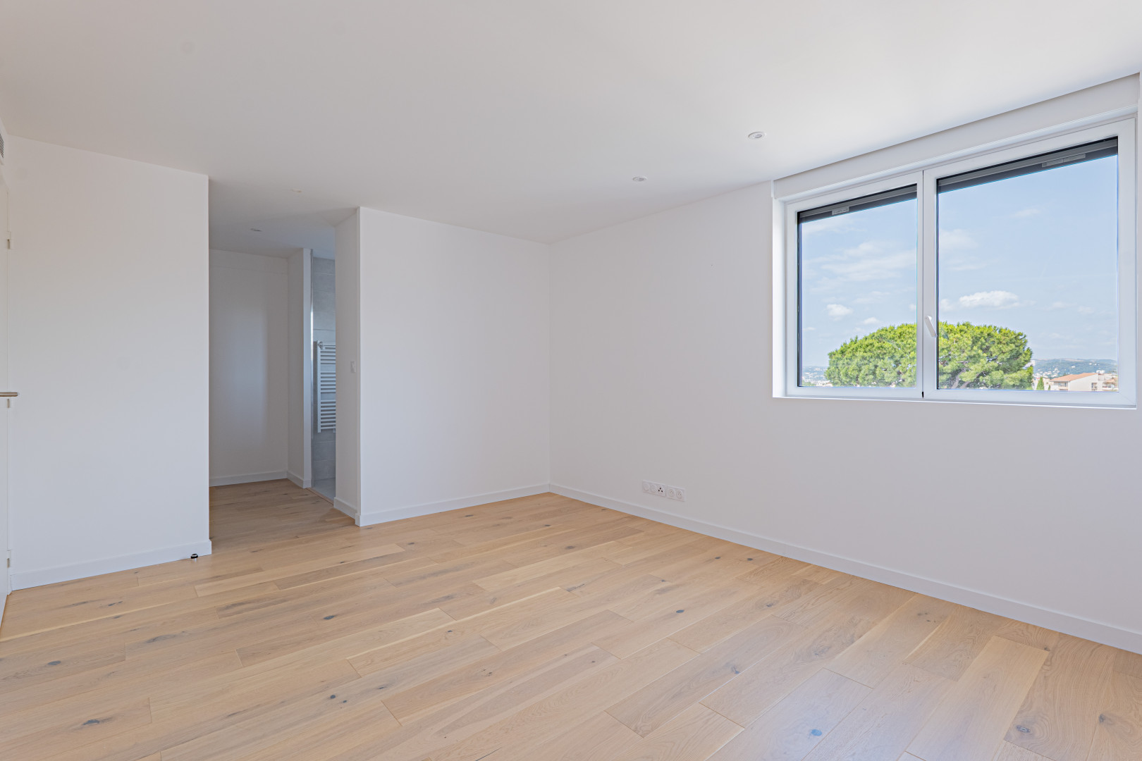 
                                                Vente
                                                 Appartement 4 pièces avec toit terrasse privatif – Vue mer – Résidence confidentielle