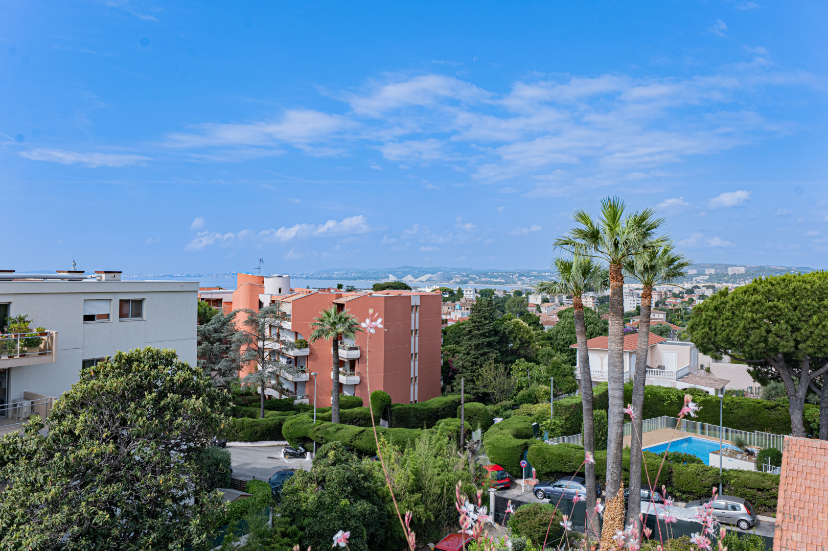 
                                                Vente
                                                 Appartement 4 pièces avec toit terrasse privatif – Vue mer – Résidence confidentielle