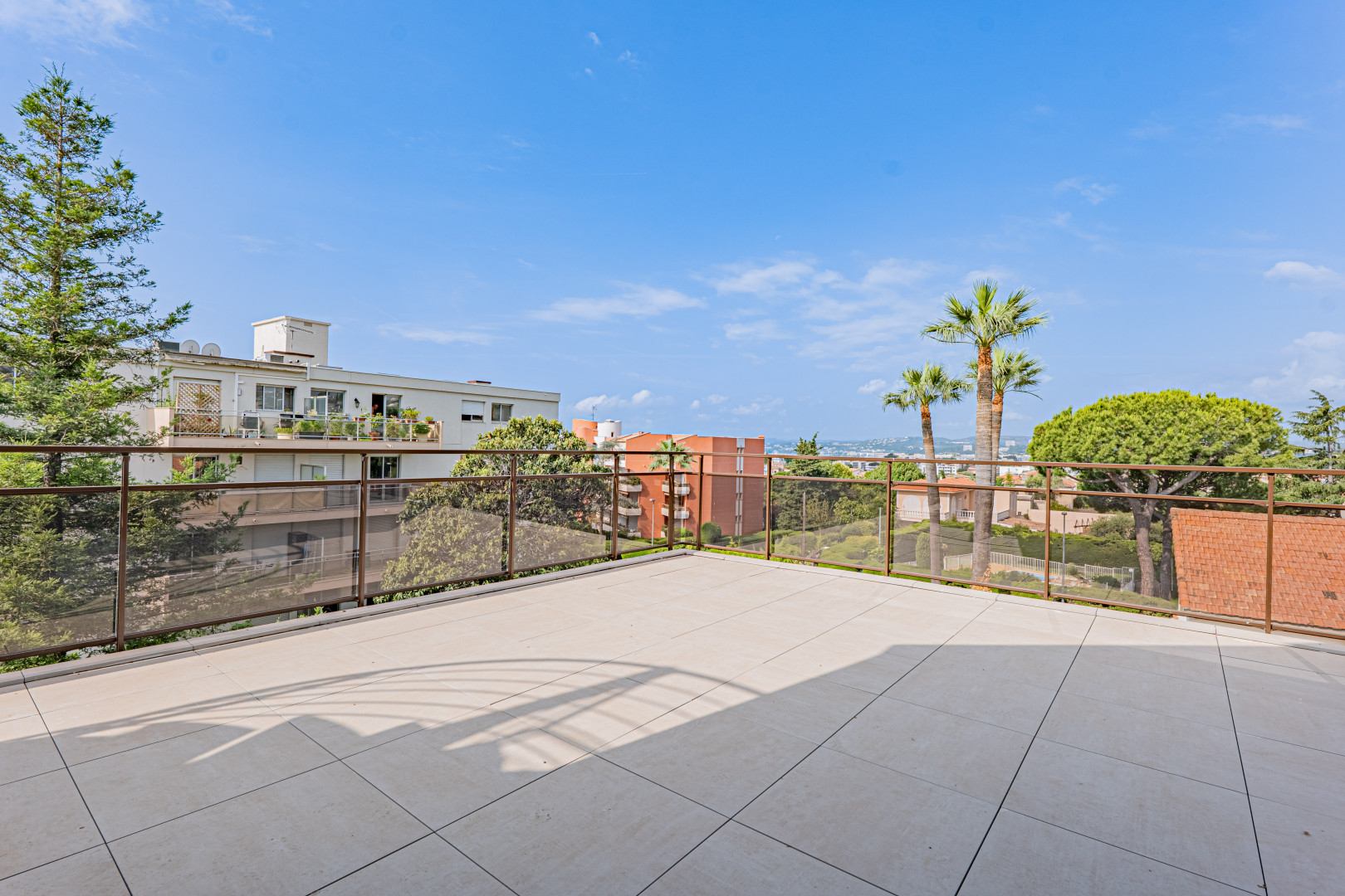 
                                                Vente
                                                 Appartement 4 pièces avec toit terrasse privatif – Vue mer – Résidence confidentielle