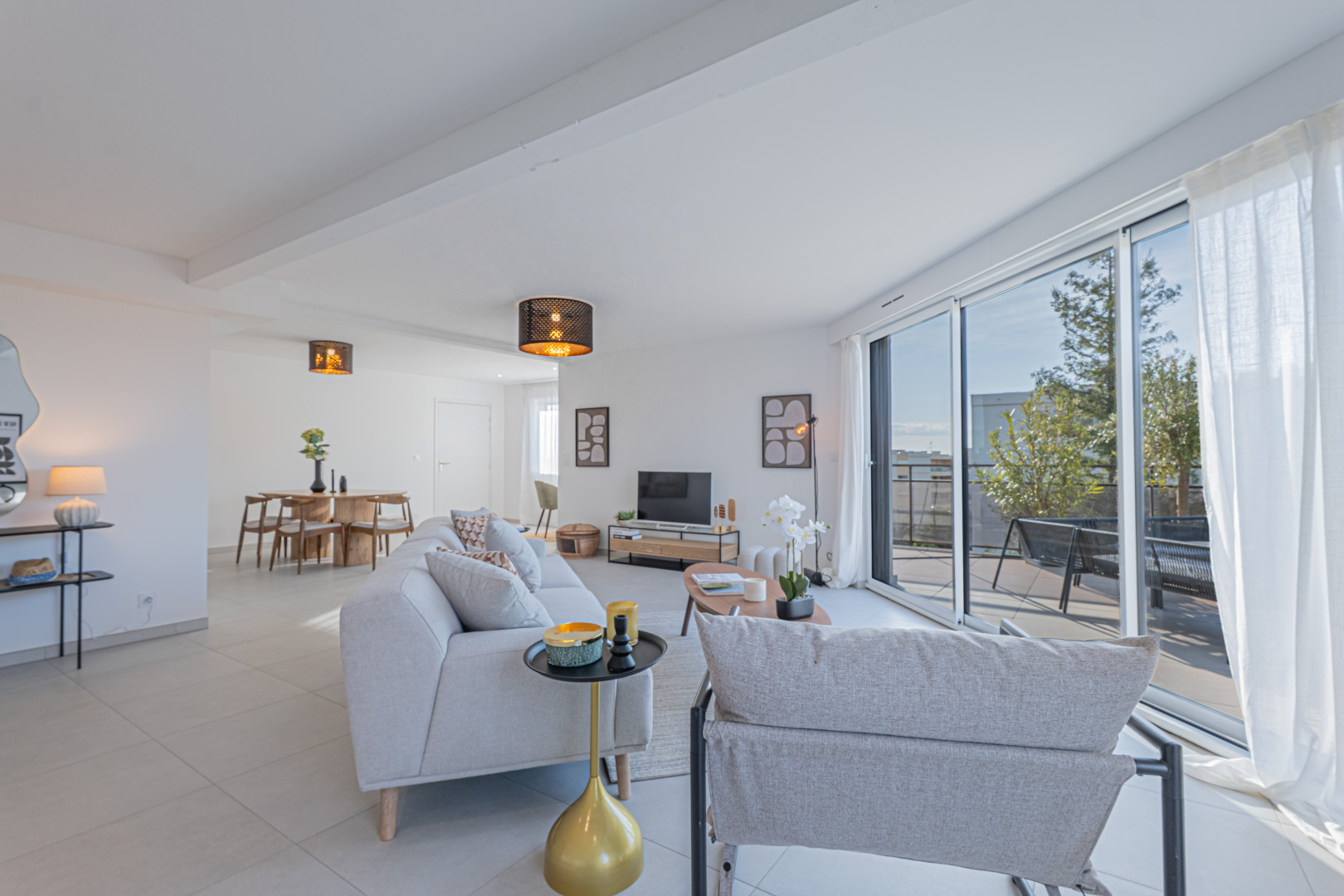 
                                                Vente
                                                 Appartement 4 pièces avec toit terrasse privatif – Vue mer – Résidence confidentielle