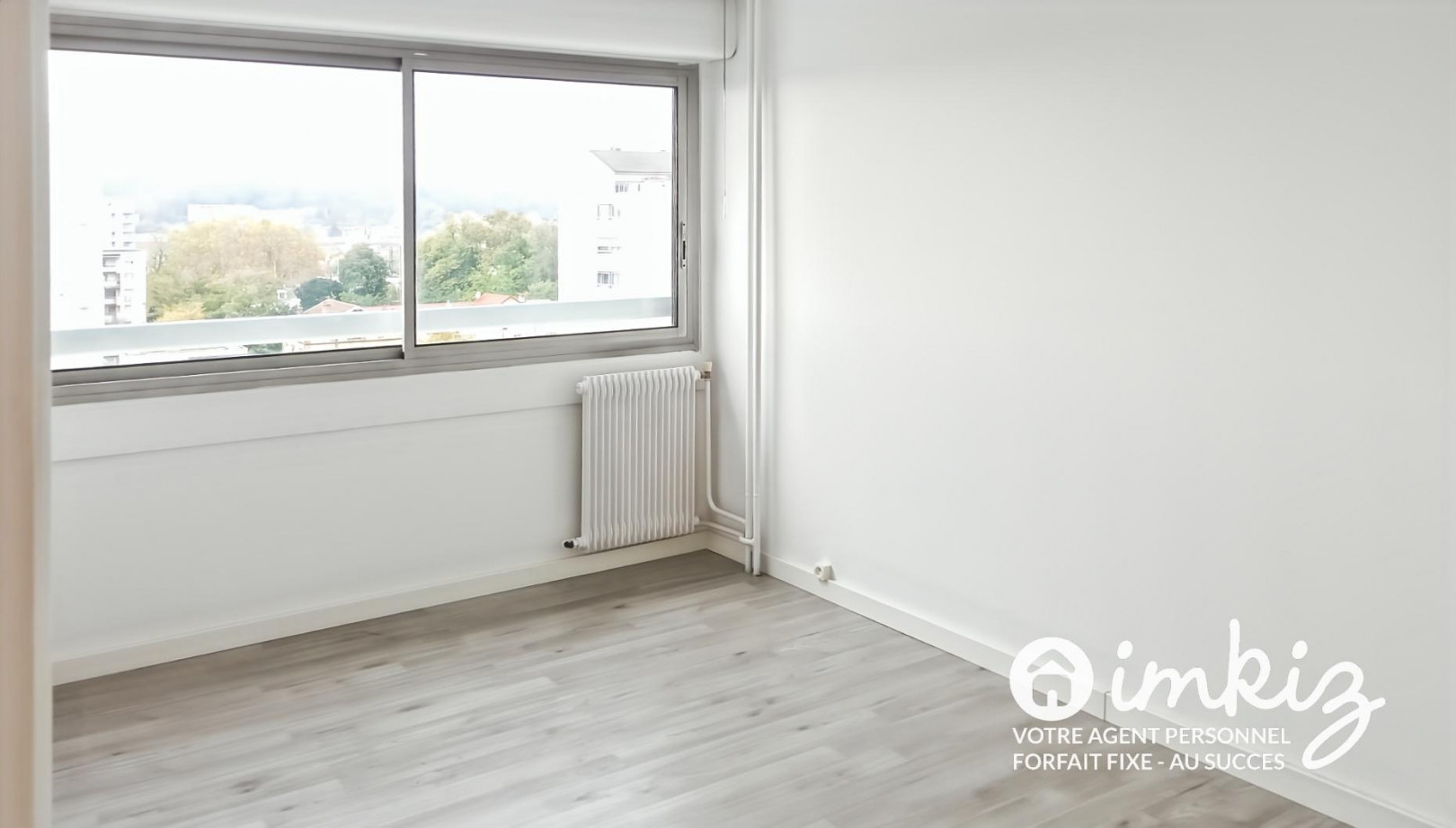 
                                                Vente
                                                 Appartement 4 pièces avec vue imprenable