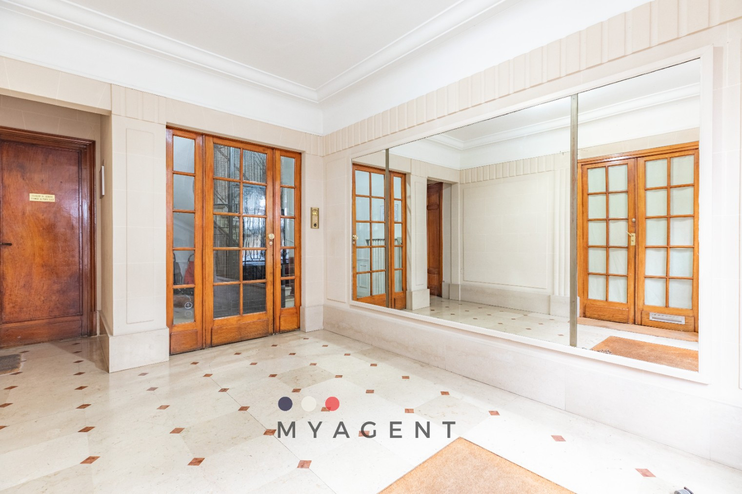 
                                                Vente
                                                 Appartement 4 pièces – charme de l’ancien